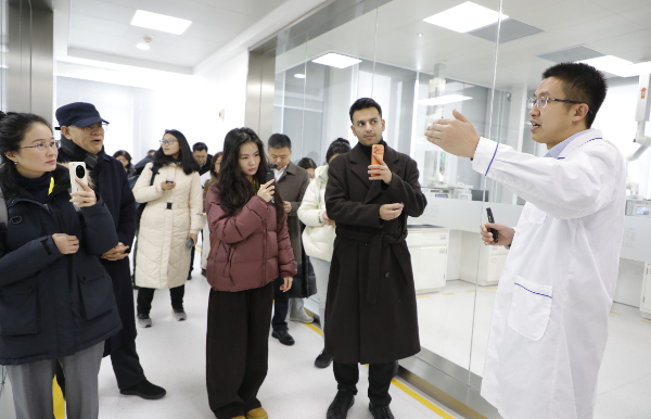 从创新制药到社区服务 医药行业多维发力护航全民健康